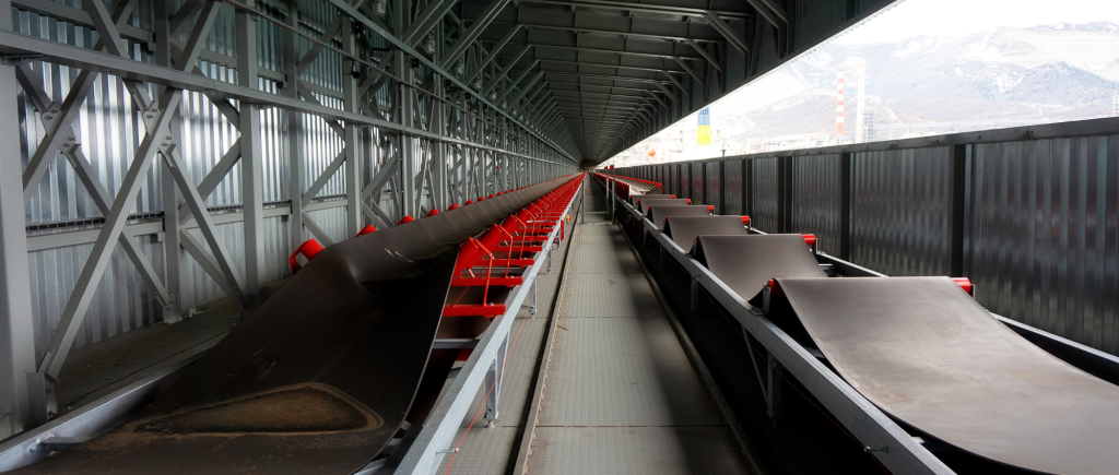 Heavy-duty rubber conveyor belt used in mining by Dhiyohouse Inc, the Best Rubber Conveyor Belts Suppliers in South Africa.